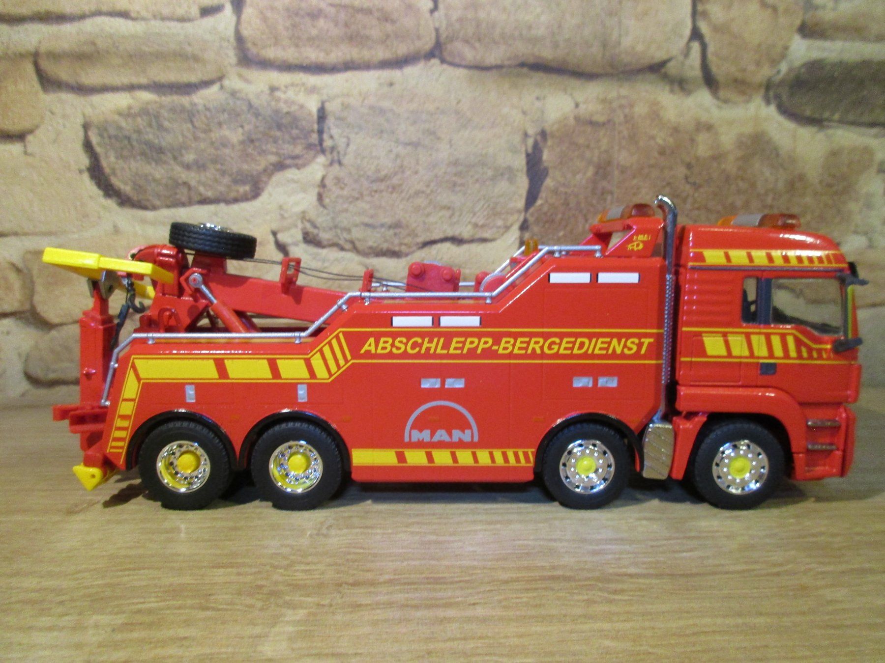 Conrad Kit di modellismo & Modellini statici: Conrad  1:50   MAN Abschleppwagen – Usato da Ennetmoos venduto da Truckdiver 5