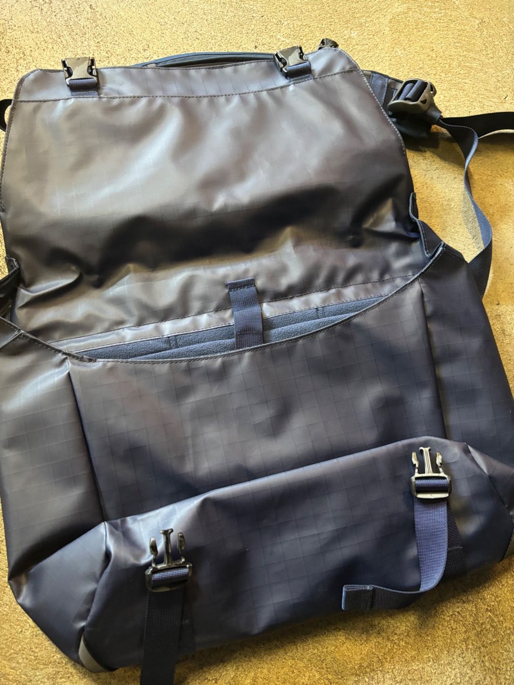 North Face Borse: Sac bandoulière The North Face – Nuovo e nell'imballaggio originale da Orbe venduto da D-stockFactory-Orbe 1