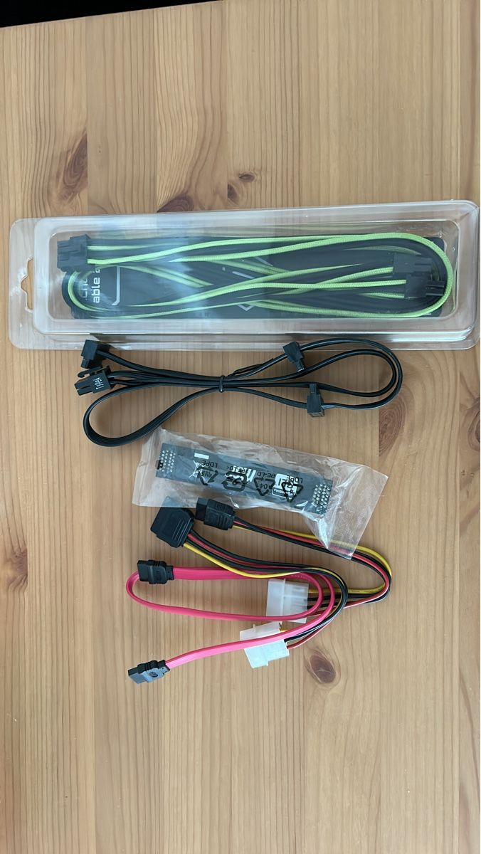 Cavi: PC Kabel Set – Usato da Amden venduto da Arven-Schmuck