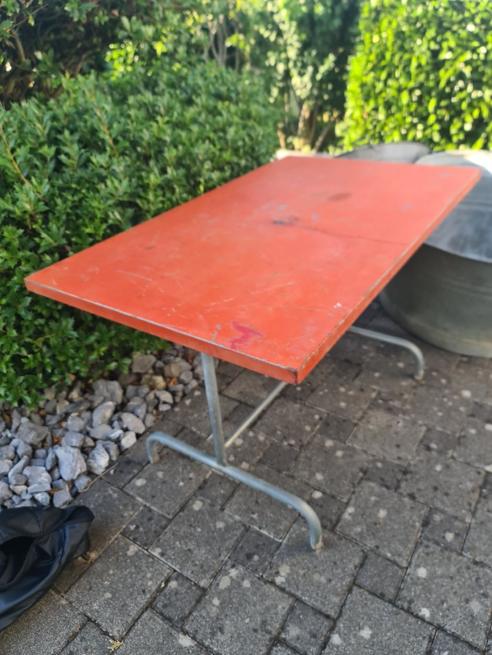 Bigla Tavoli: Blechtisch/Bigla/?/Gartentisch/Garten/Gartenmöbel/Tisch – Usato da Neukirch (Egnach) venduto da porejemplo