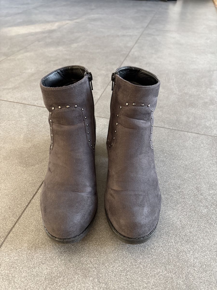 Scarpe da donna: Stivaletto – Nuovo (secondo la descrizione) da Tremona venduto da lau_8fzg