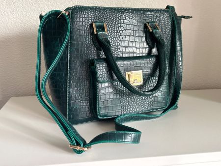 Grüne Umhänge/Handtasche in Kroko-Optik grün von Maddison
