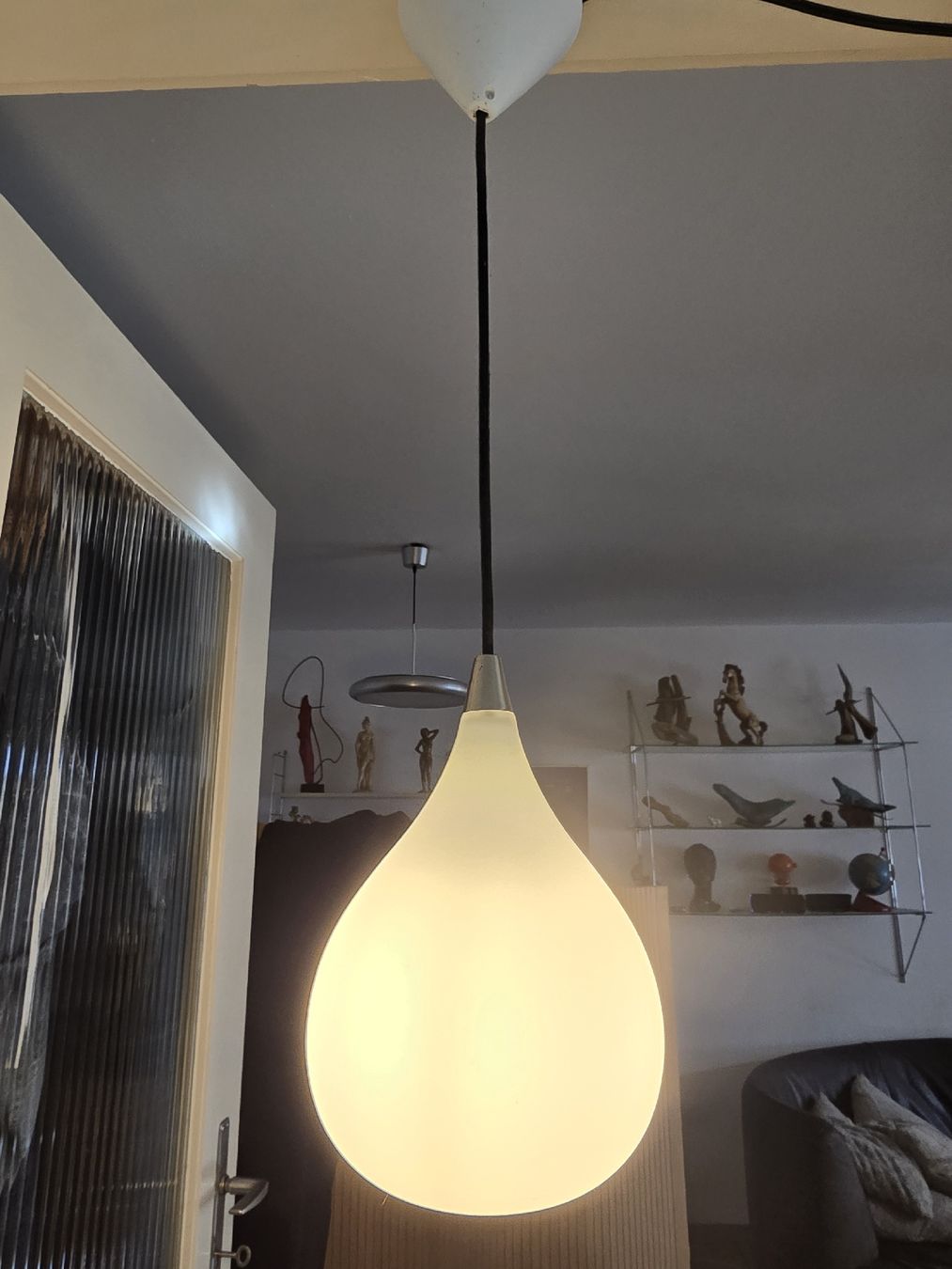 Lampen: süsse Opalglas Lampe in tropfenform – Gebraucht aus Biel/Bienne von alexriveros2