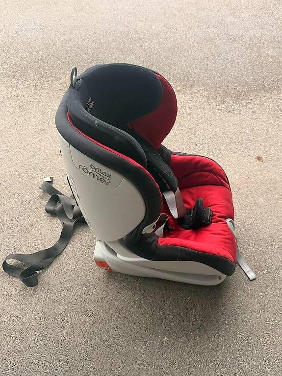 Auto-Kindersitze: Siège enfant voiture – Gebraucht aus Orvin von LMarcAndre