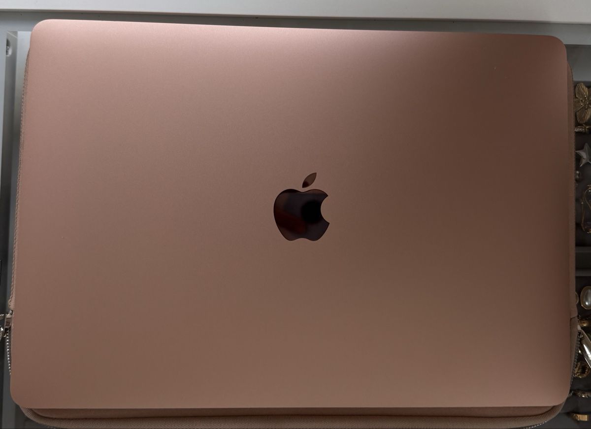 Apple Notebooks: Mac Book Air 2020 128 GB 13‘‘ – Gebraucht aus Sissach von jameliagr 2