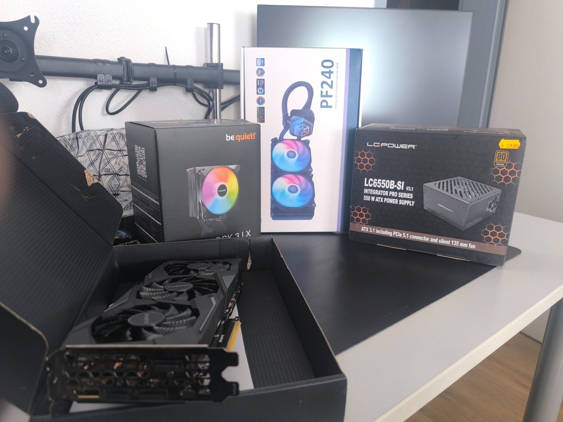 Asus PC: GAMING  Computer mit 2x 27 Zoll Monitore – Usato da Wald ZH venduto da 89kingle 4
