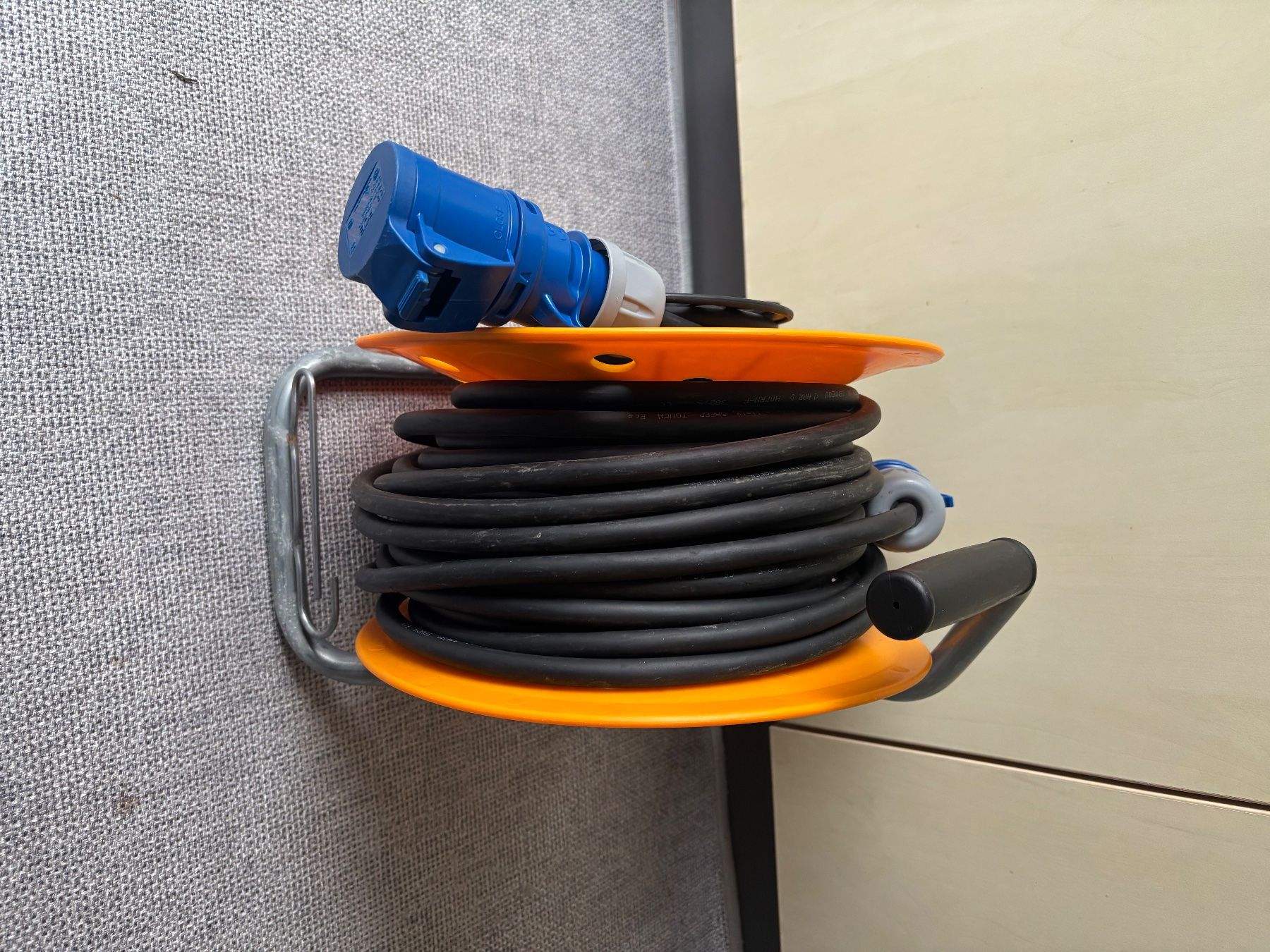 Kabel: Millea Kabeltrommel CEE 230V – Gebraucht aus Zürich von SiIenos 1