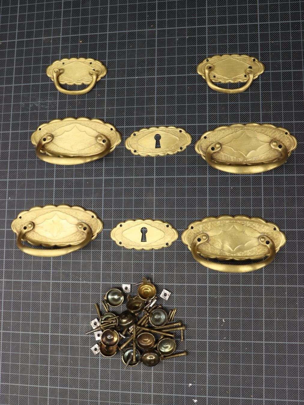 Ferramenta: Komplettes Jugendstil Kommodengriffe-Set – Usato da Emmetten venduto da Super008 5