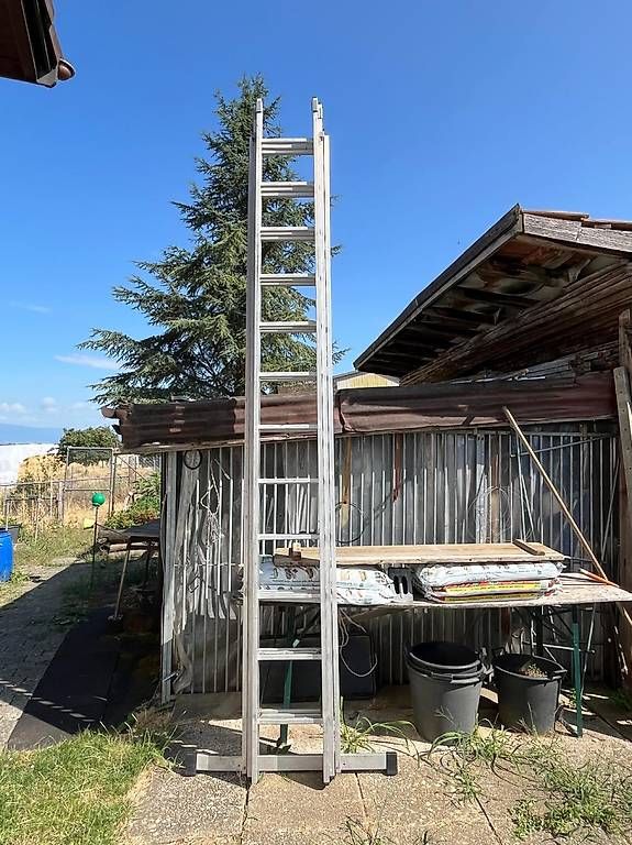Leitern: Échelle triple  – Gebraucht aus Gumefens von arn_5vsy
