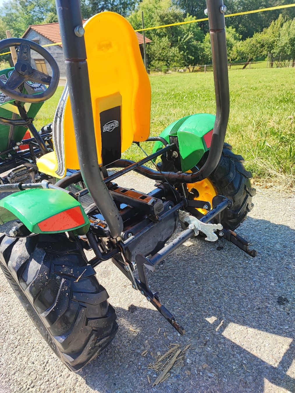 John Deere Veicoli per bambini: Go Kart Berg, Kindertraktor  – Usato da Romanens venduto da Crisup 2