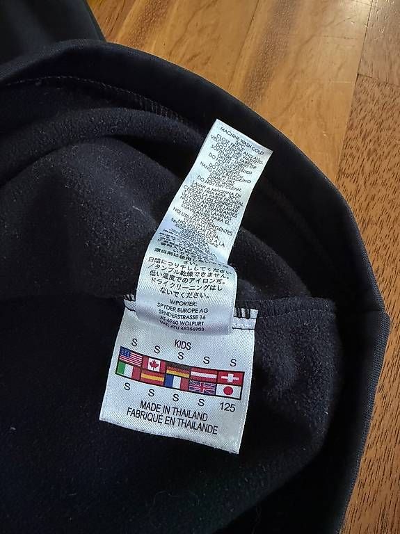 Maglioni & Felpe: Skipullover und Unterziehpullover  – Usato da Männedorf venduto da Antje8 1