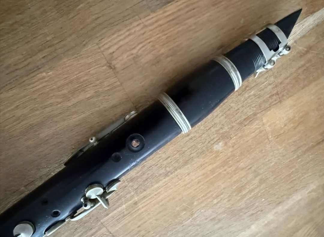 Strumenti musicali: Klarinette gebraucht. – Usato da Lachen SZ venduto da mangayummi17 5
