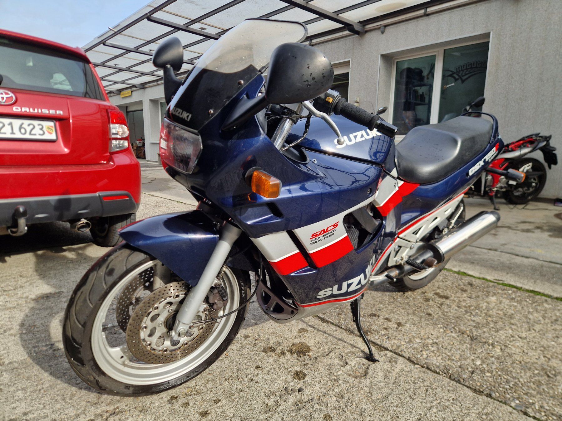 Suzuki Strada: Suzuki GSX750F ,35tkm. – Usato da Täuffelen venduto da tomek1981 1
