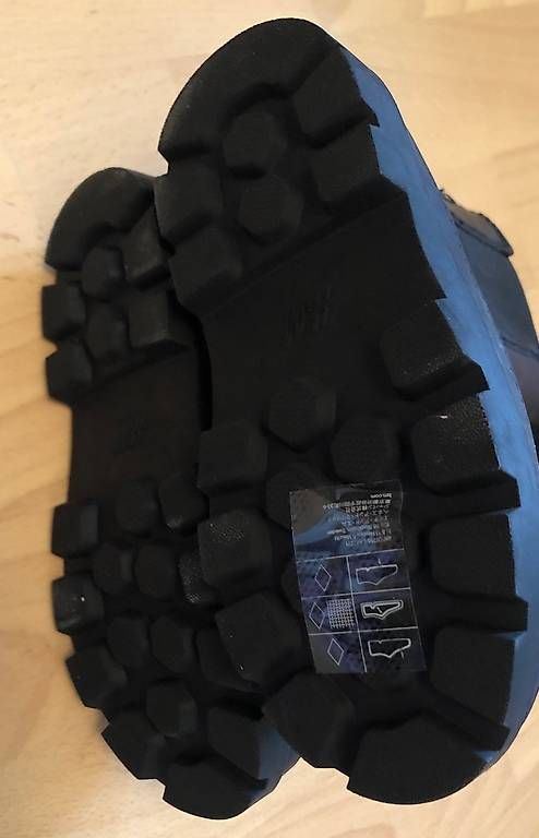 H&M Scarpe per ragazze: Kinderschuhe Gr 25 – Usato da Oberbuchsiten venduto da etr_2jg5 2