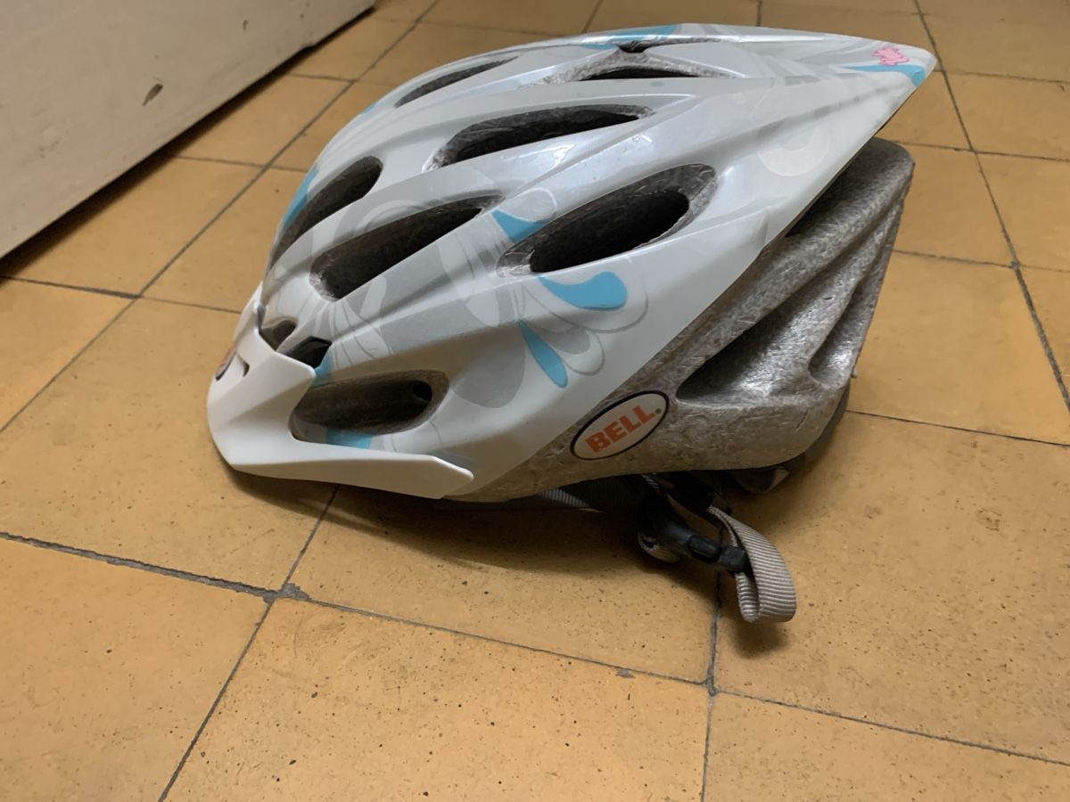 Bell Casques: Kinder-Velohelm – D'occasion à Niederönz par irgendwo 1