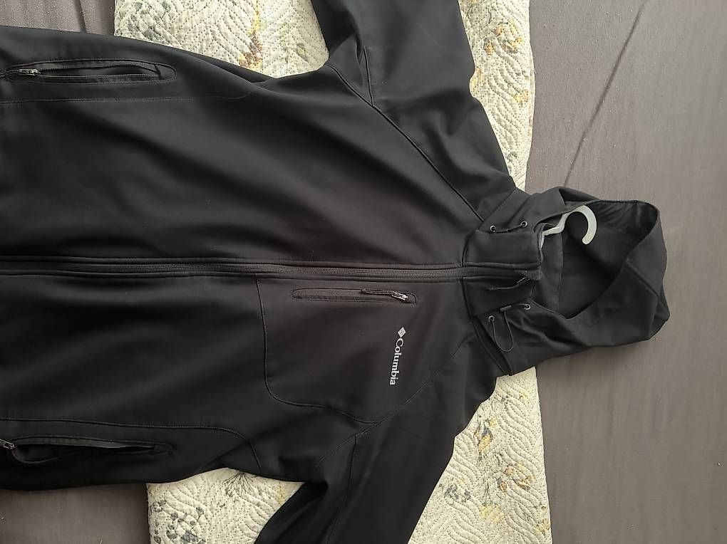 Jacken: Columbia softshell gr. L – Gebraucht aus St. Gallen von 84PYREXLIVIN06