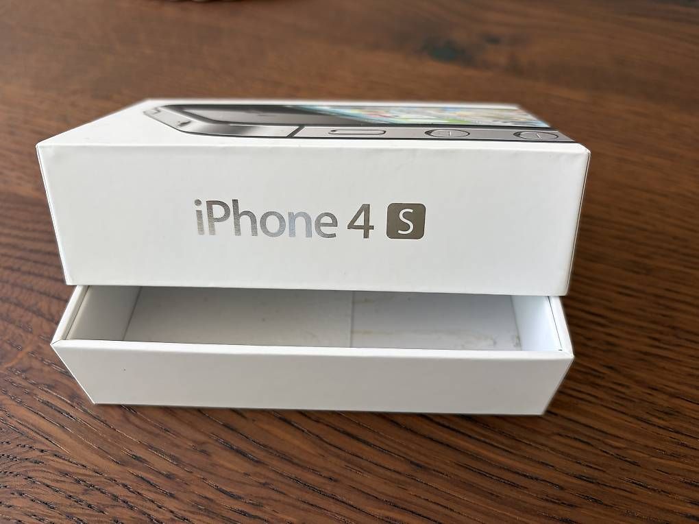 Apple Portables: iPhone 4s Verpackung – D'occasion à Wittenbach par bur_6d85 1