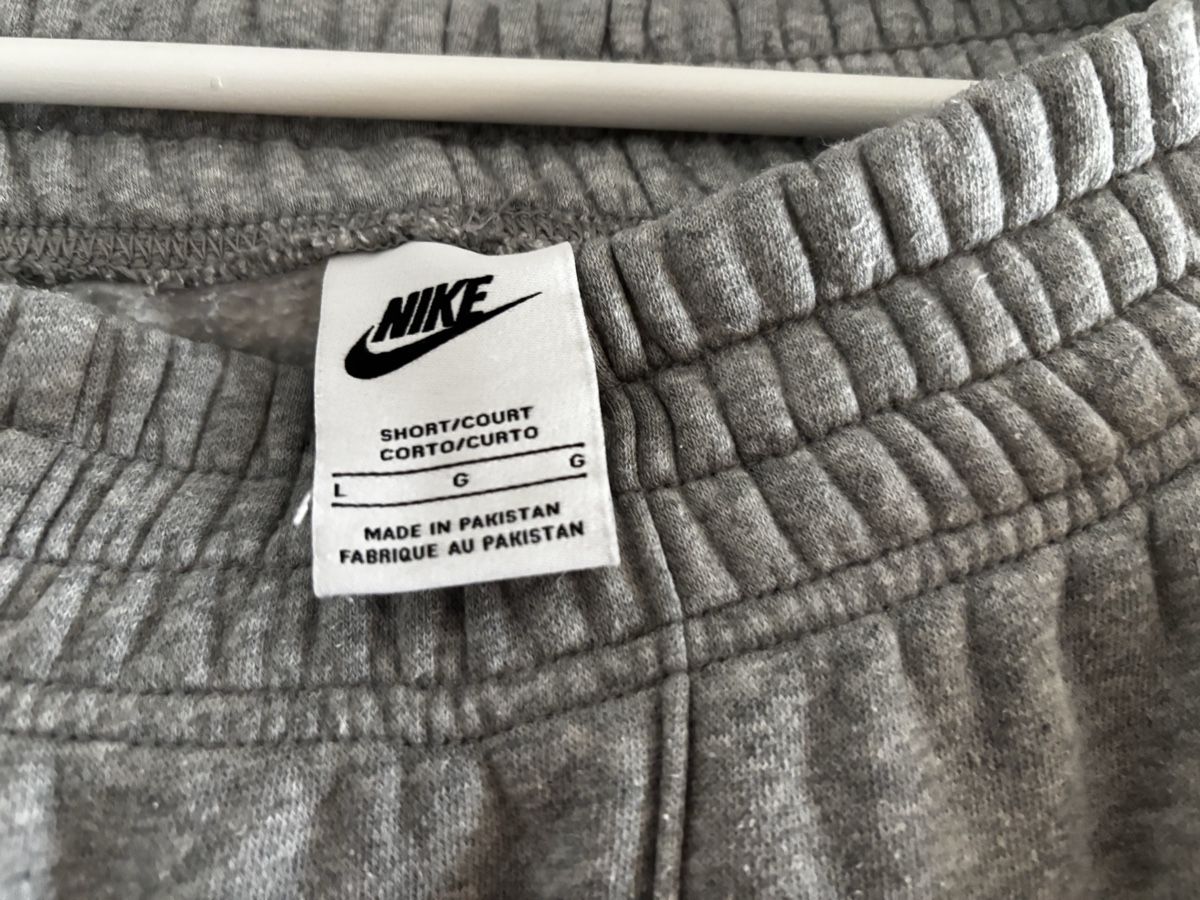 Nike Pantaloni: Nike Jogginghose grau Grösse L – Usato da Muri b. Bern venduto da melissaluna 2