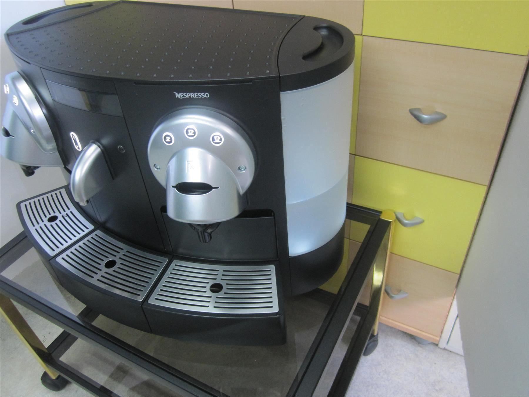 Macchine per caffè & Macchine per espresso: Nespresso Professional CS 200 AB*SERVICE – Usato da Hochdorf venduto da Toni_M 3