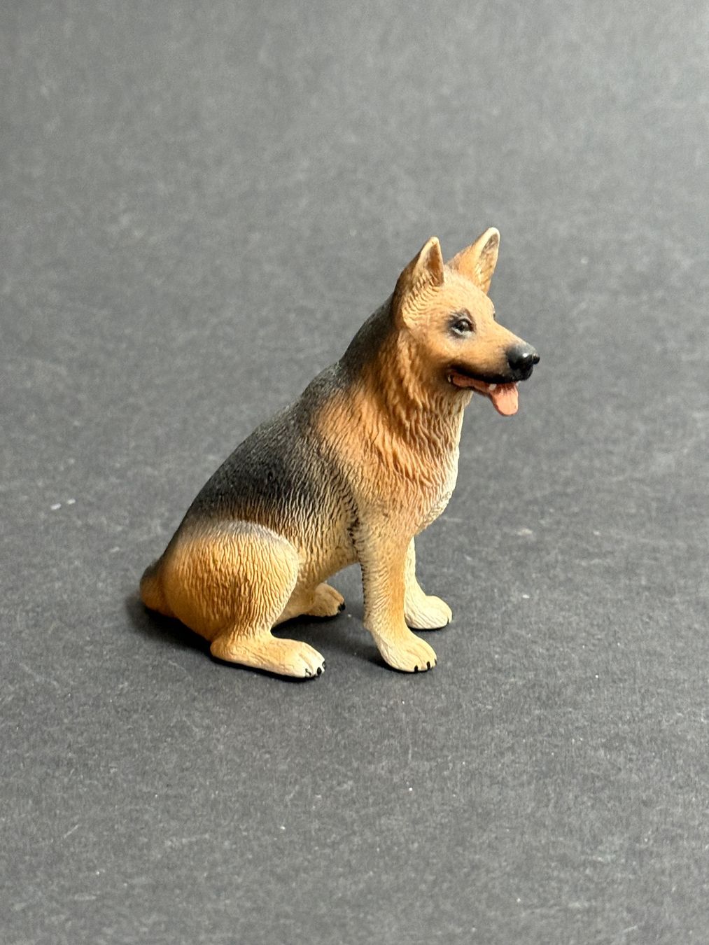 Schleich Statuette: Schleich Schäferhund Rüde, sitzend Hund – Nuovo (secondo la descrizione) da Ennetbaden venduto da mapa05