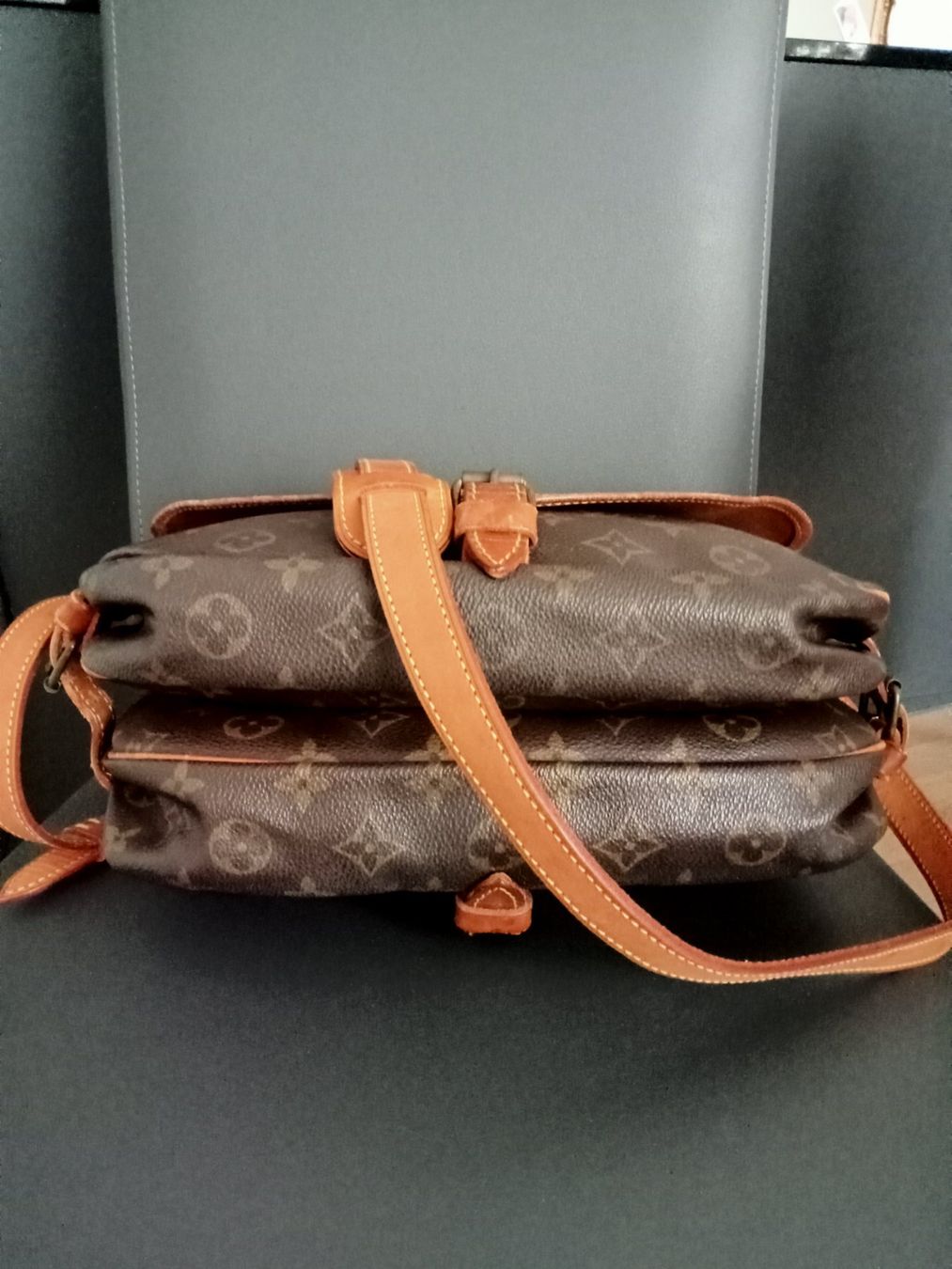 Louis Vuitton Sacs femmes: Louis Vuitton – D'occasion à spreitenbach par duftkissen 1