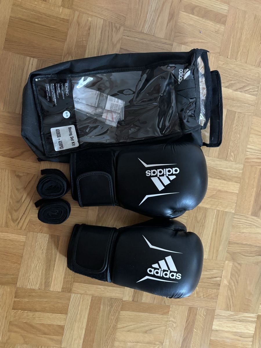 Sacchi da boxe: Adidas Boxset 90x30cm Boxsack mit Handschuhen – Usato da Kehrsatz venduto da lea_sk9s 4