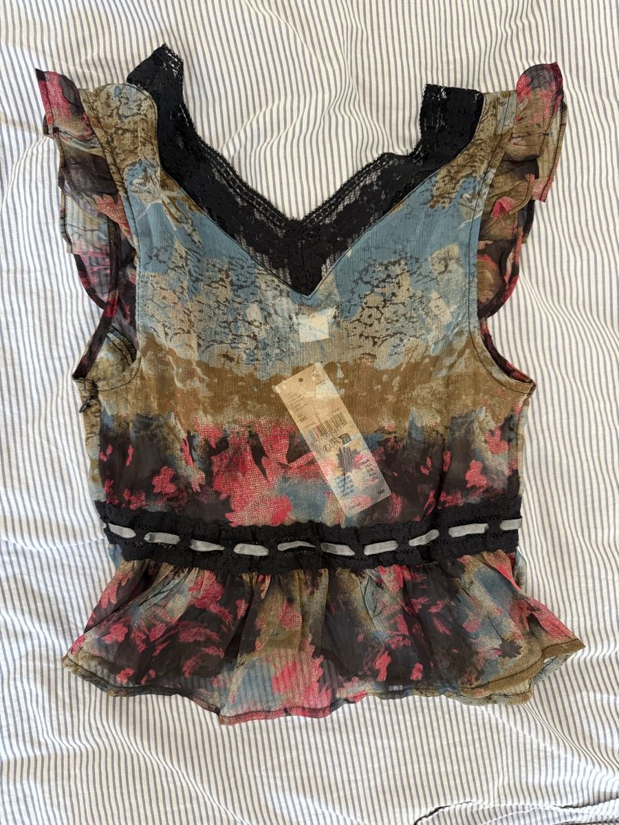Urban Outfitters Tops: Blouse Top – Neu und originalverpackt aus Zürich von jul_5t9s 3