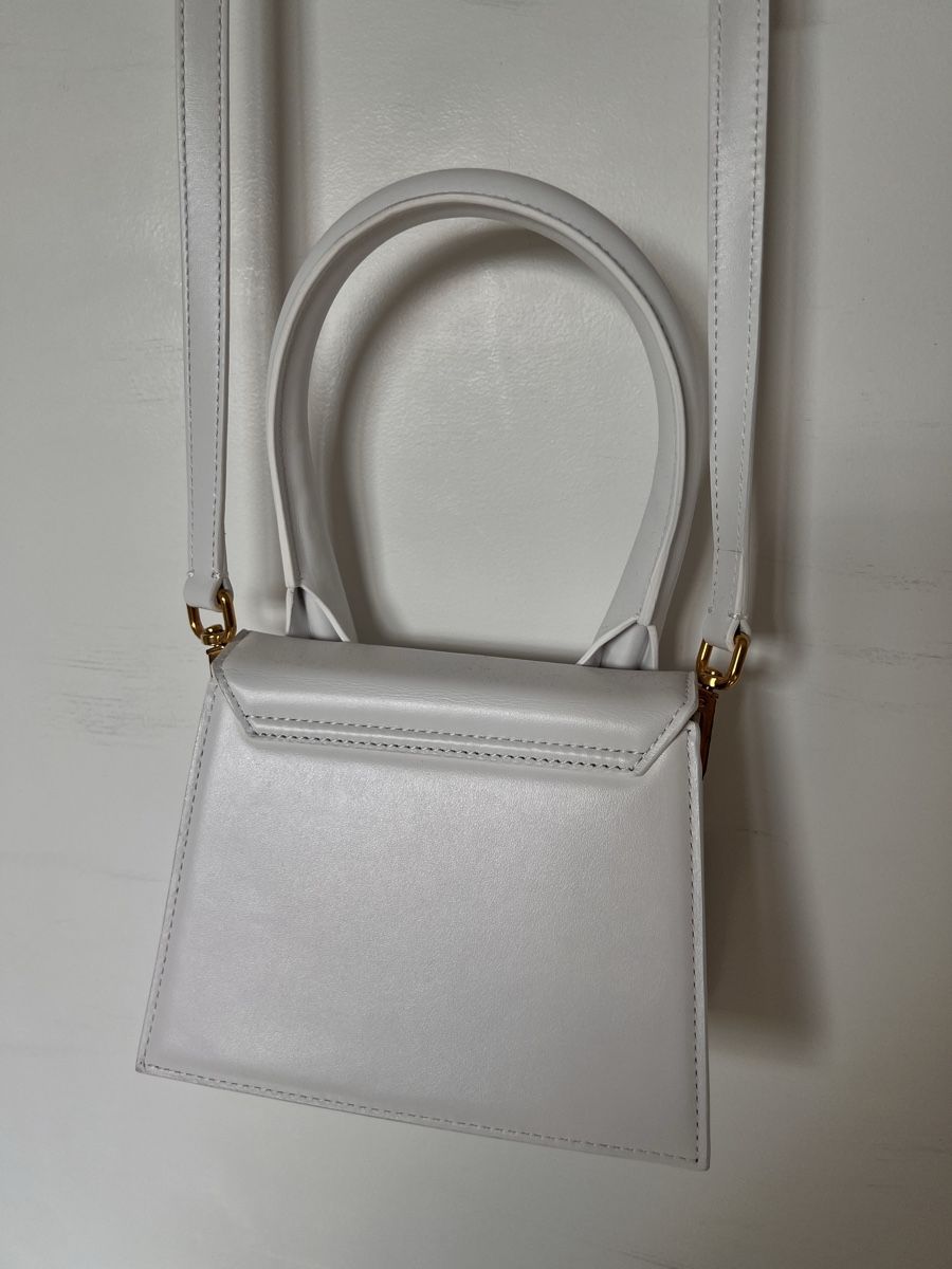 Jacquemus Borse da donna: Weisse Jacquemus Tasche "Le Chiquito" – Nuovo e nell'imballaggio originale da Unterstammheim venduto da elw_wg5y 2