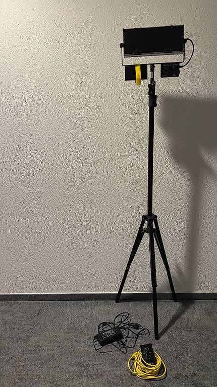 Lampen: Walimex Sirius 160 B-LED Basic Set  Studiolicht / Set – Gebraucht aus Oberägeri von maridale