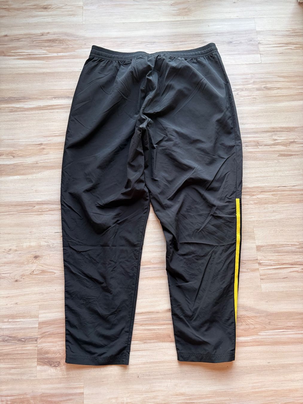 Adidas Pantaloni: Vintage Adidas Trackpants – Usato da Wigoltingen venduto da _vntg_ 4