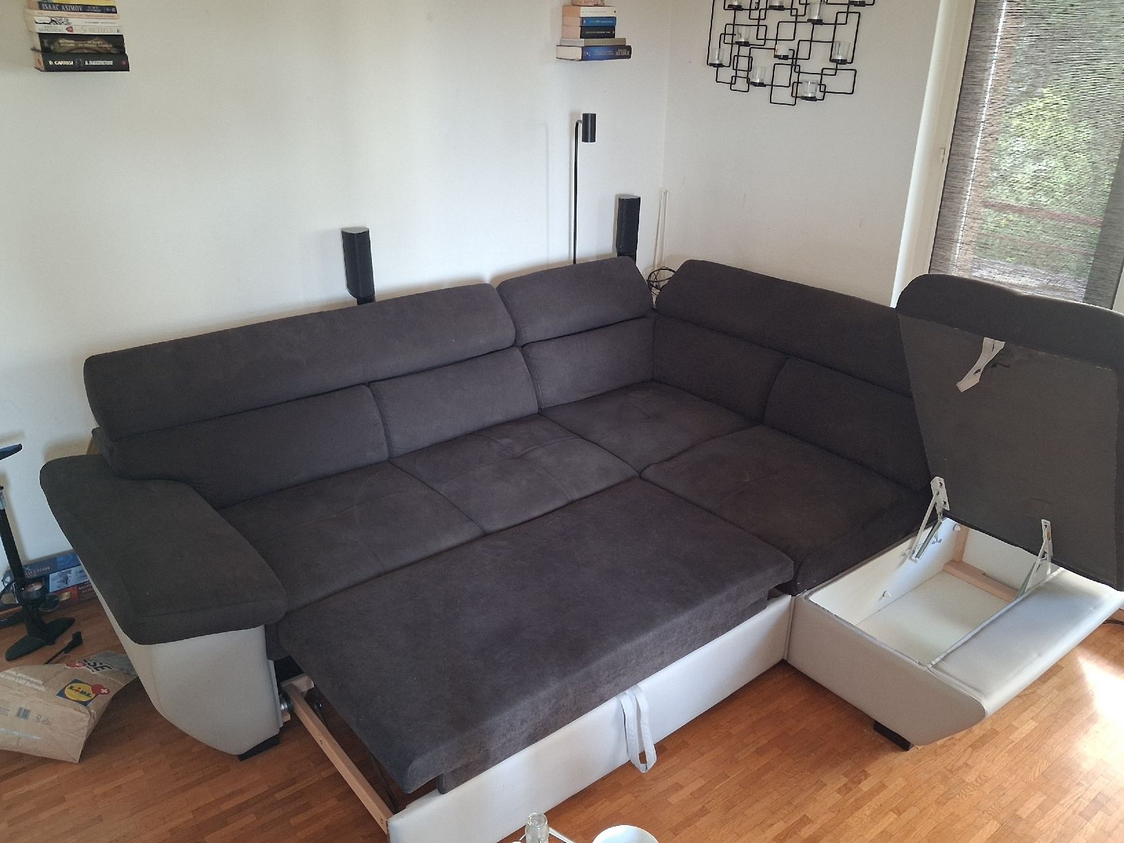 Divani: Canapé d'angle convertible avec coffre de rangement – Usato da Pully venduto da Justin_Croyable 1