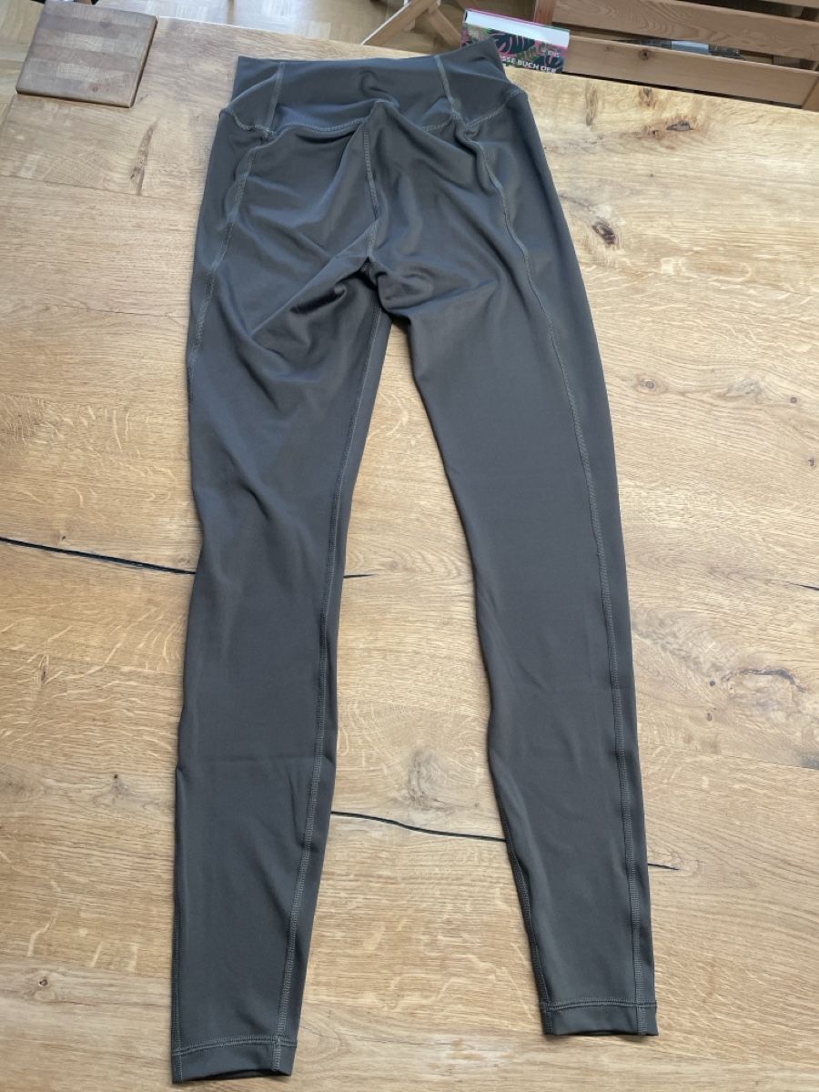 Adidas Leggings: Adidas Sportleggins – Usato da Thun venduto da nie_8v9b 1