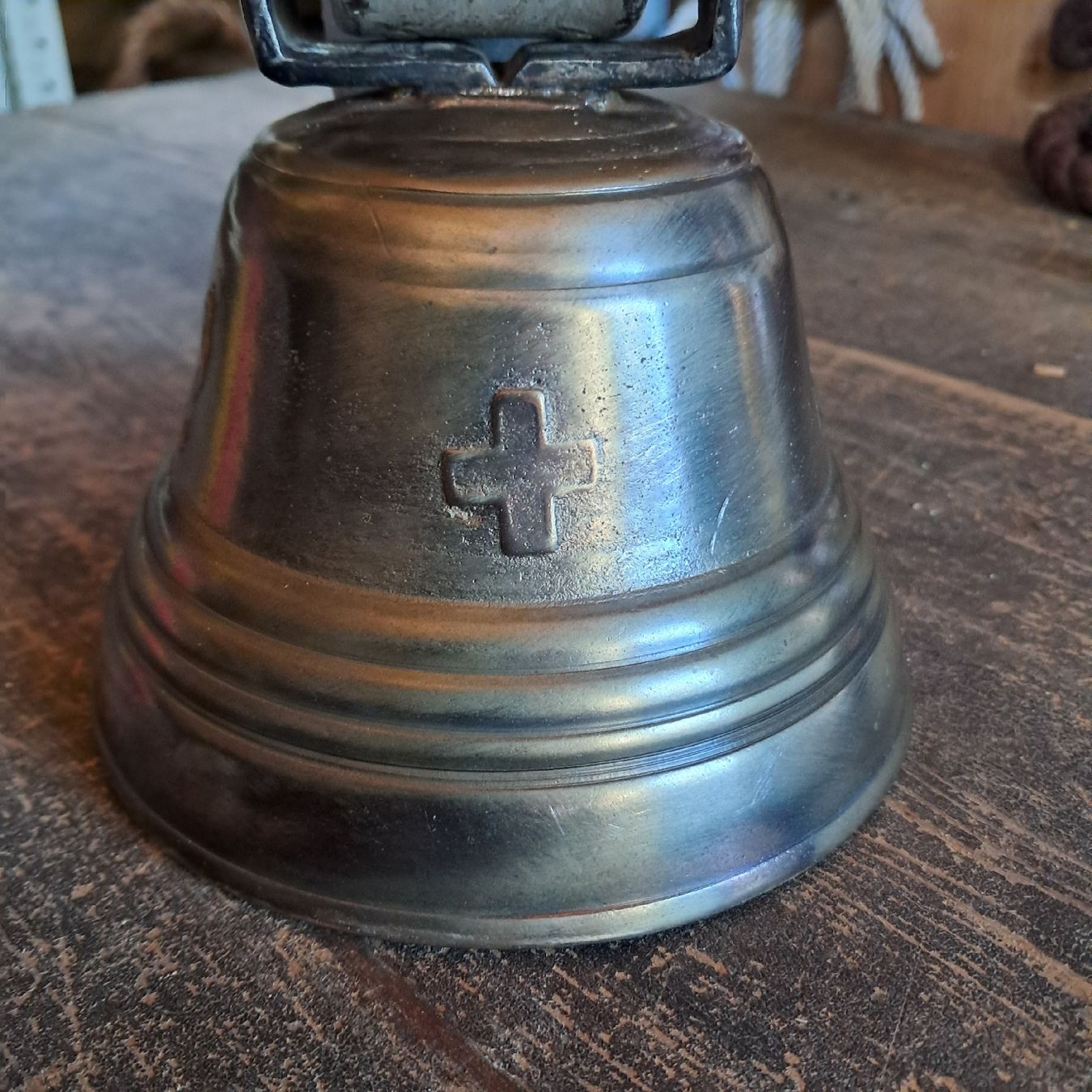 Glocken & Treicheln: ALTE GLOCKE  – Gebraucht aus Murten von SHETHOF 5