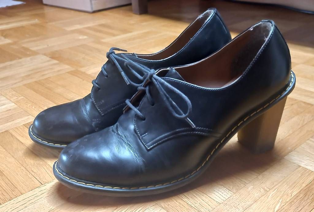 Scarpe da donna: Doc Marten's à talons – Usato da Ecublens VD venduto da tur_79m6 1
