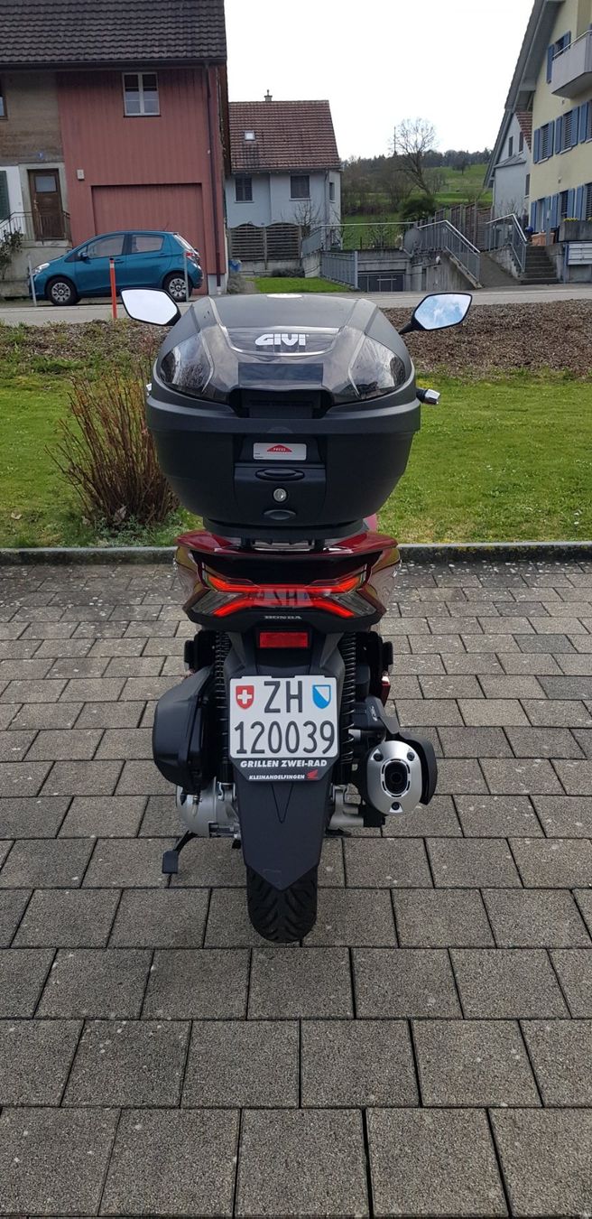 Scooters: Honda PCX 125 Roller – Gebraucht aus Thalheim von  3