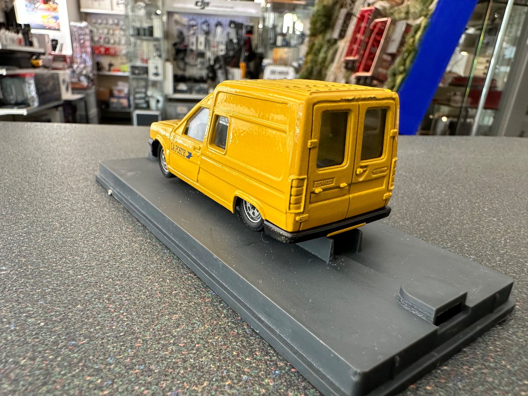 Mercedes-Benz Modellautos: Verem 1:43 Vintage Renault express La poste 150 – Gebraucht aus Chiasso von Carrara-Modellismo 2