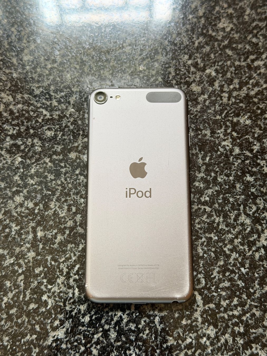 Apple Lecteur media portable: iPod touch 7 32gb – D'occasion à Lausanne par Planet_Faisceaux 1