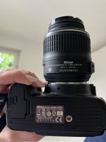 Nikon D3000 Spiegelreflexkamera mit Objektiv - Top Zustand!
