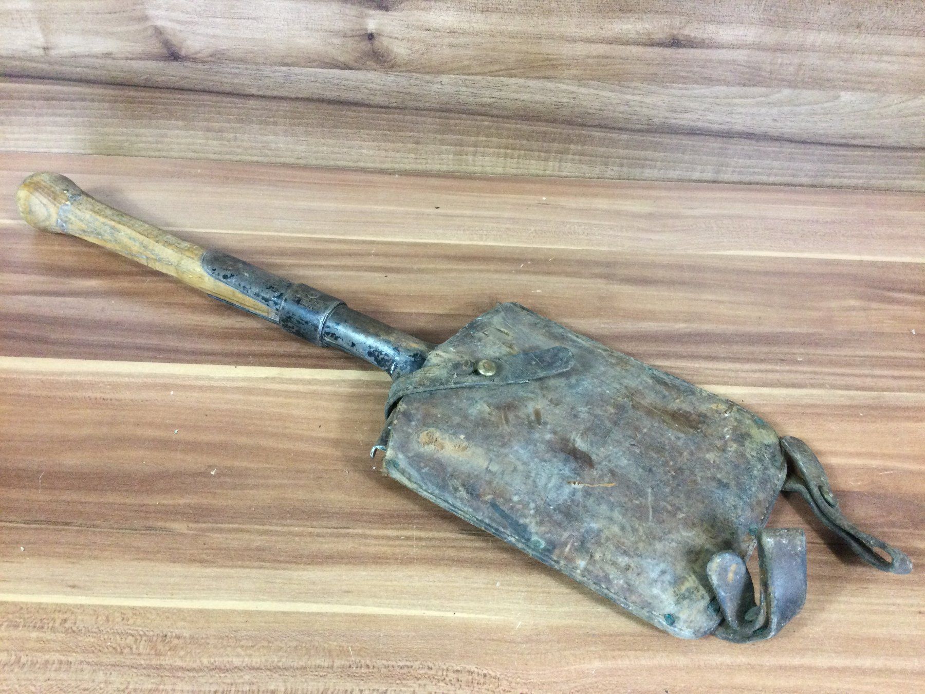 Schweizer Armee Armi bianche: Originaler Schweizer Armee Spaten mit Ledertasche! – Usato da Wangen SZ venduto da kuriosum12 5