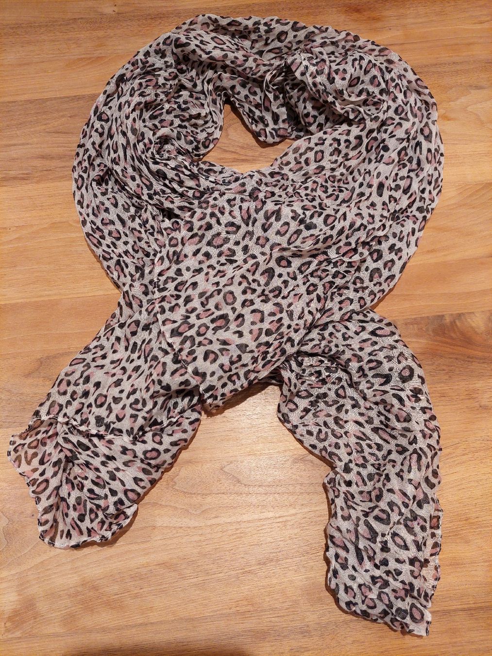 Foulard & Sciarpe: Schal mit Leo-Muster – Usato da Brunnen venduto da Livianda