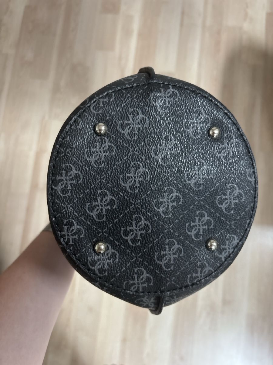 Guess Borse da donna: Guess Handtasche schwarz mit Logo neu – Usato da Leibstadt venduto da Marinart6424 2