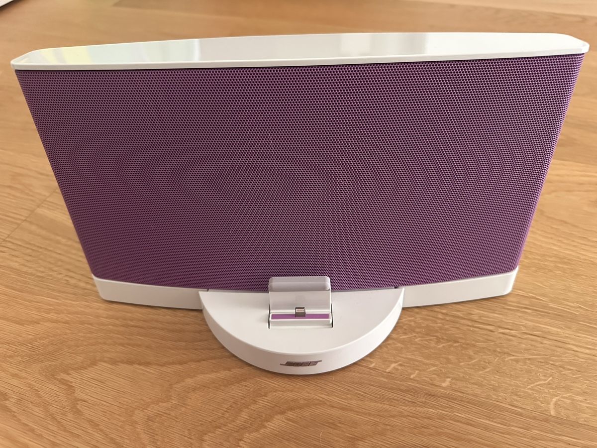Bose Casse acustiche: Bose SoundDock lila iPhone Lautsprecher inkl Fernbedienung – Usato da Basel venduto da bet_zbh9 1
