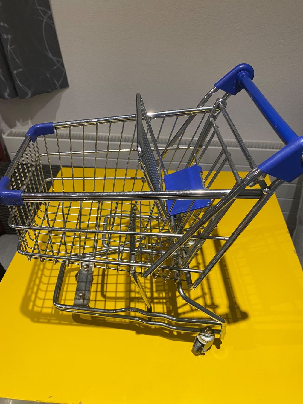 Tutte le decorazioni: Mini Einkaufswagen Metall – Usato da Fislisbach venduto da mirco50