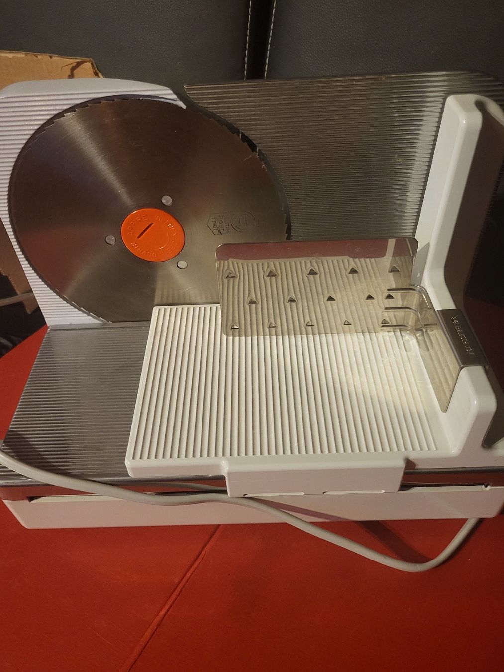 Bosch Küchengeräte: Trancheuse électrique Bosch, idéale pour vos charcuteries – Gebraucht aus Penthalaz von yve_wsq8 2
