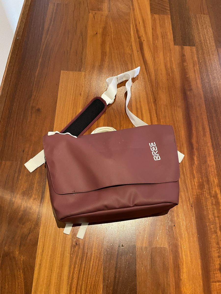Bree Taschen: Bree Umhängetasche, wasserdicht, Laptopfach – Gebraucht aus Horgen von bho66