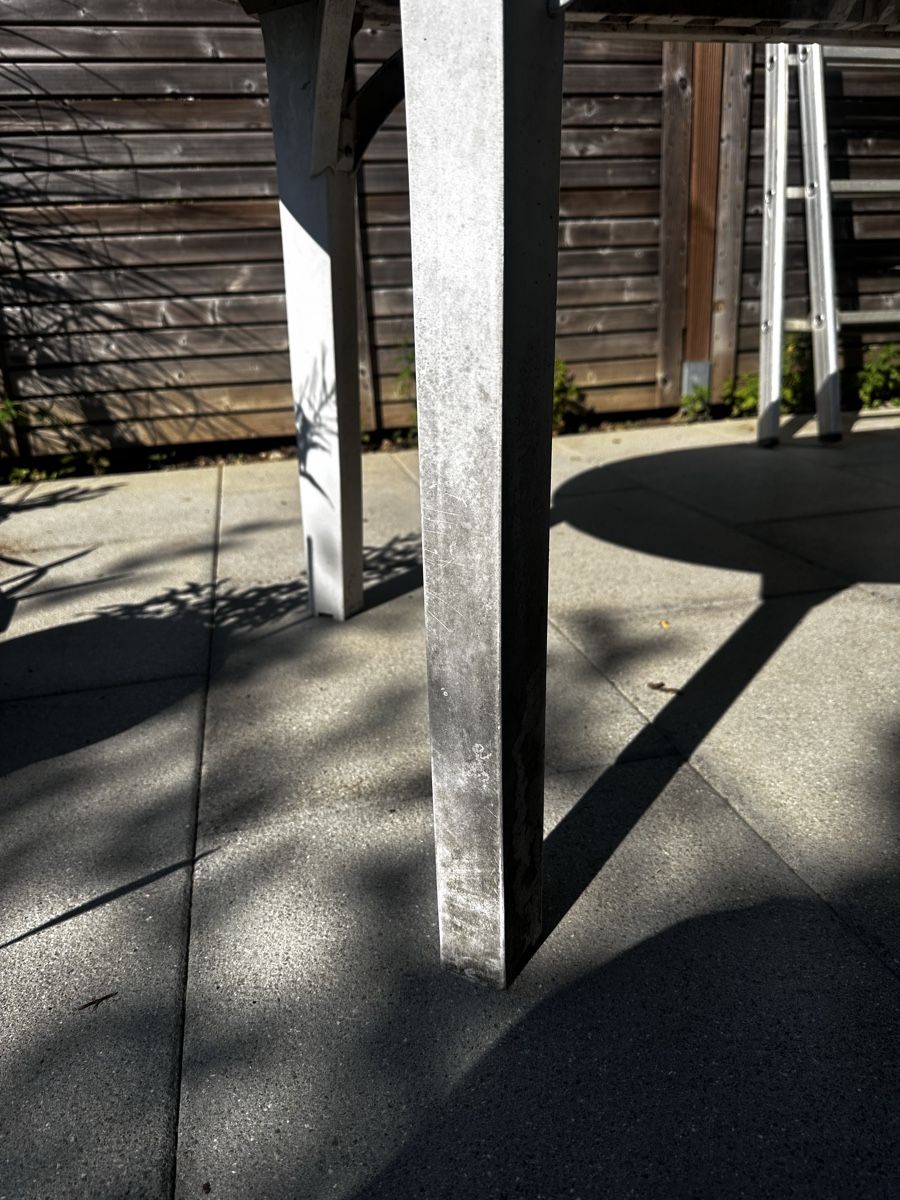 Tavoli: Gartentisch oval weiss mit Sonnenschirmloch – Usato da Winterthur venduto da bia_yjj8 1