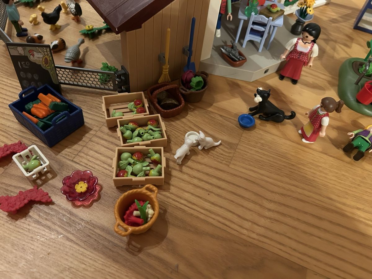 Playmobil Giocattoli: Playmobil-Bauernhaus – Usato da Lengnau AG venduto da Mefari 6