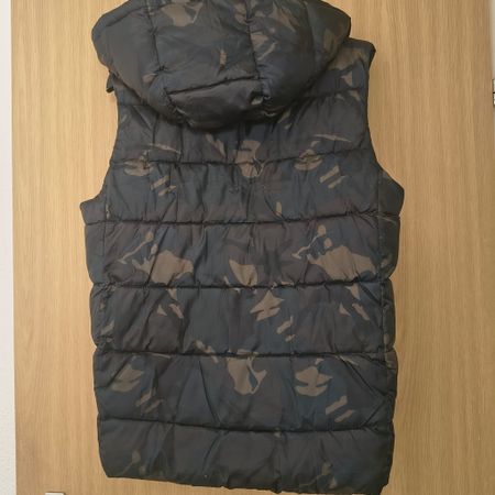 Warme MNG Steppweste mit Kapuze, Grösse 164, Top Zustand