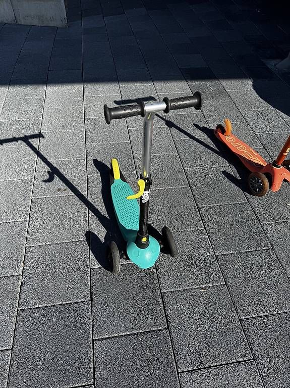 Kickboard: dreirädriger Mini Scooter. – Usato da Fahrni b. Thun venduto da Joer1 1