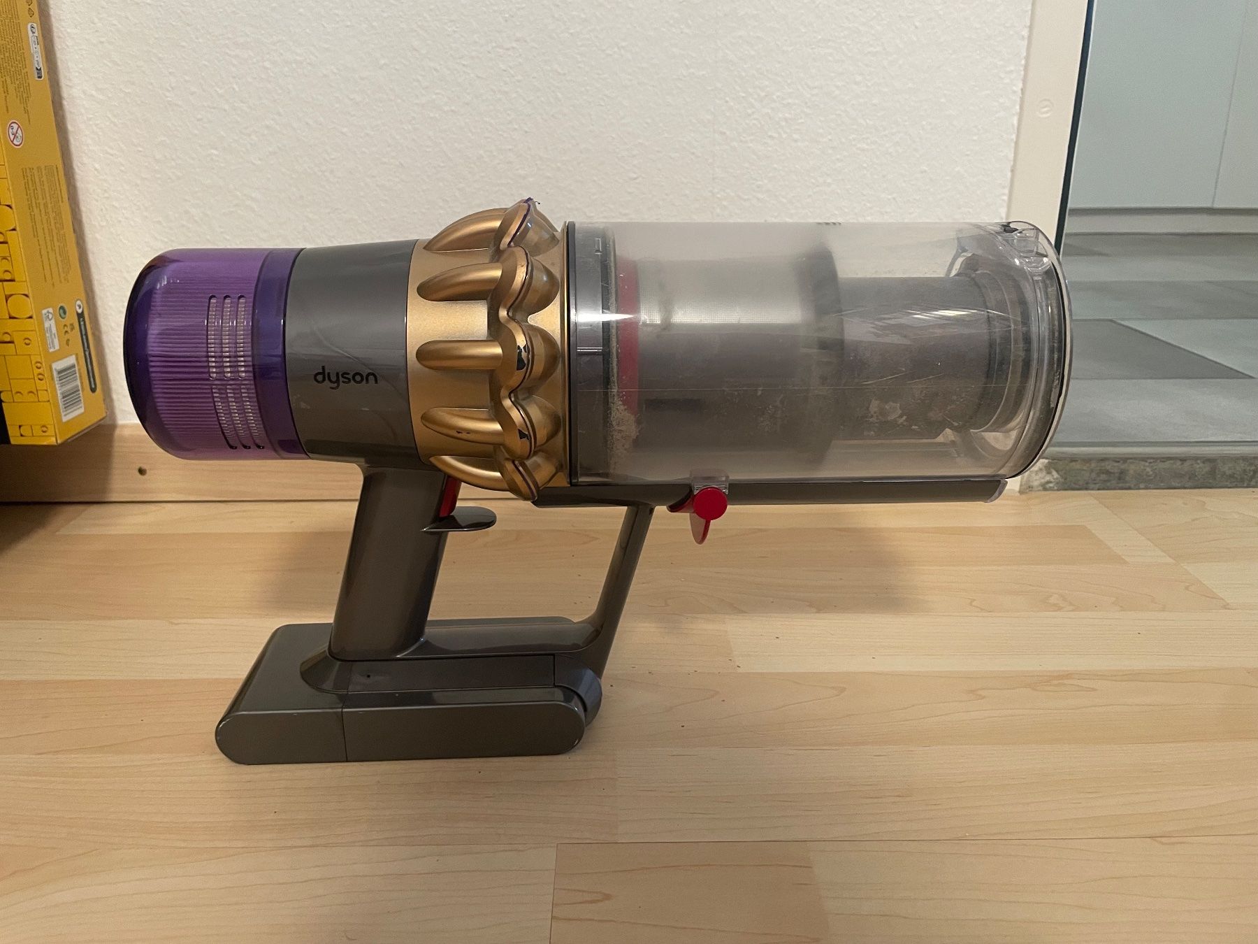 Dyson Staubsauger & Zubehör: Dyson V11 Absolute Pro – Gebraucht aus Birsfelden von Schwimby10 1